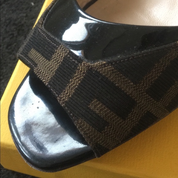 Fendi kitten heel - Picture 3 of 6